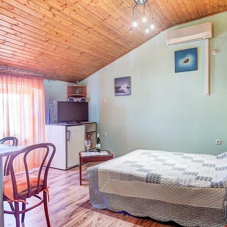 Apartment In Center Пула Екстер'єр фото