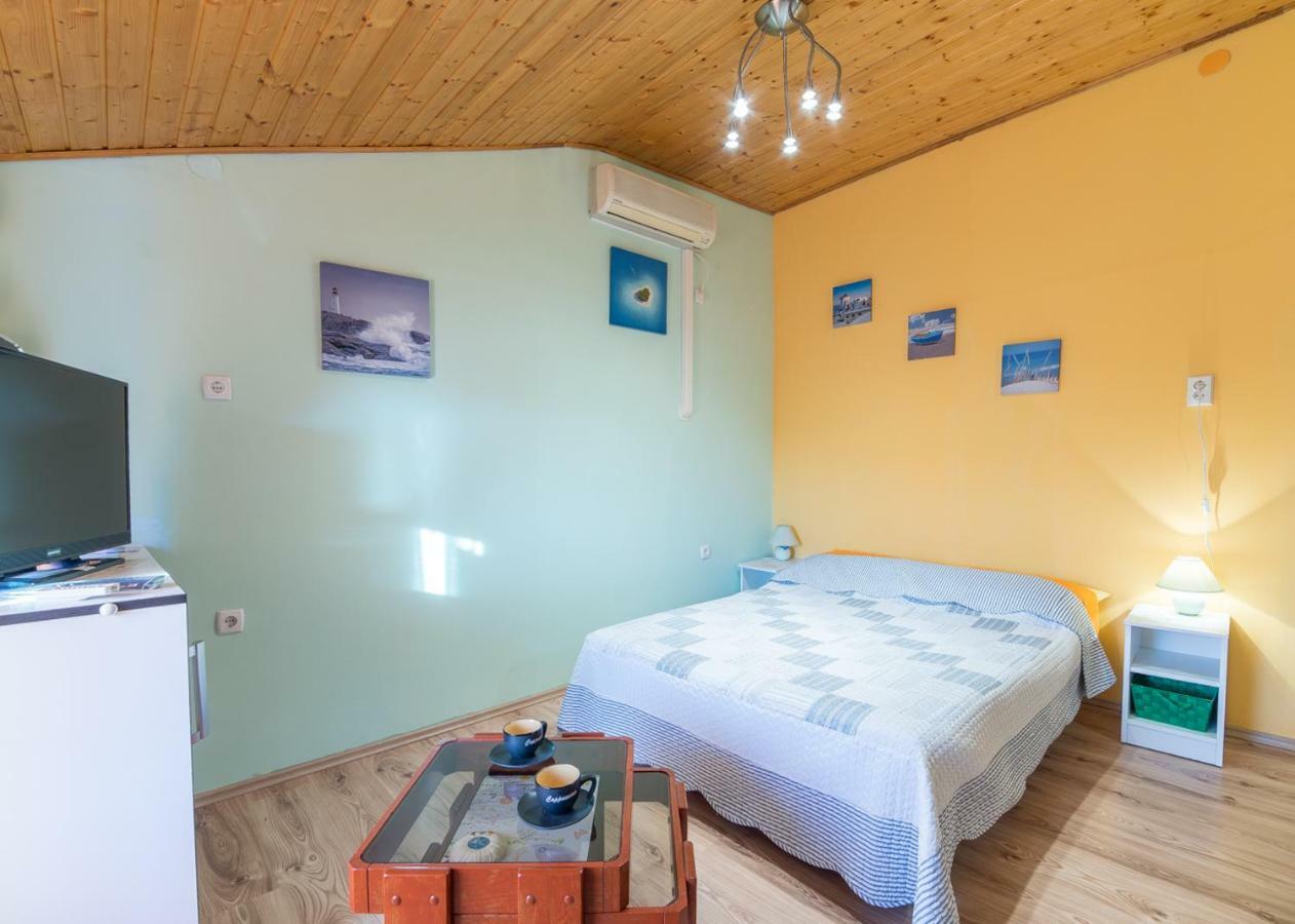 Apartment In Center Пула Екстер'єр фото